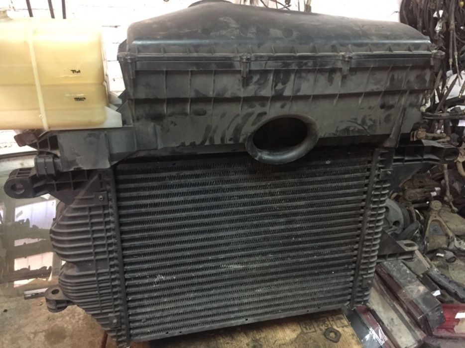 радіатор інтеркулер Mercedes vario Rex 609 611 612 814 815 711 709 811