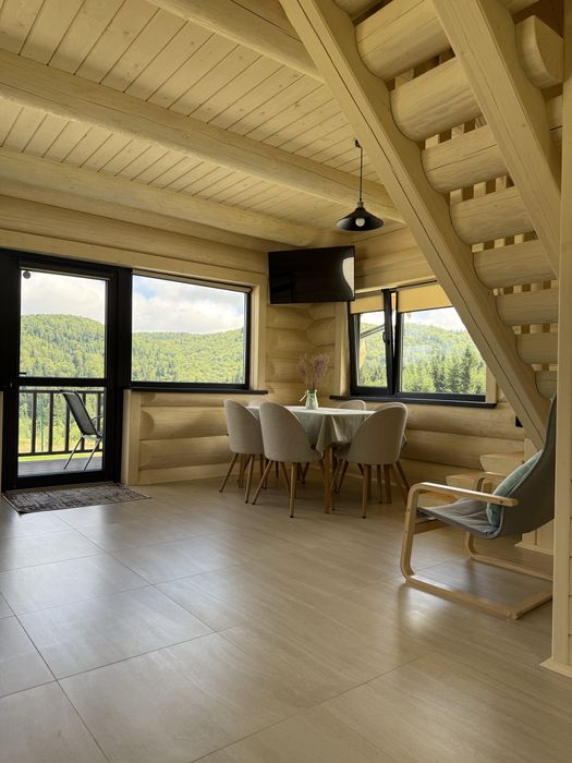 Відпочинок в Карпатах з теплим басейном та гарячим чаном.