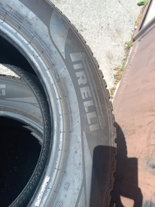 Opony  Pirelli wielosezonowe 215/60r16 z 2024roku