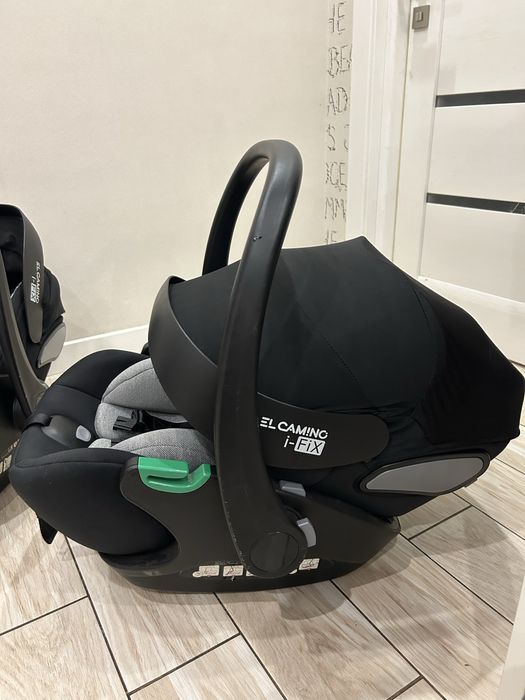 Продам 2 автокрісла