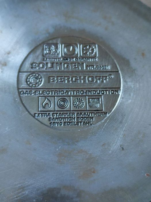 Сковорода - сотейник  BergHoff.