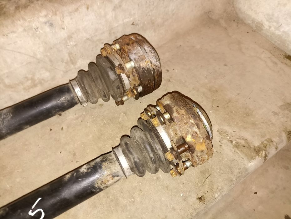 Бмв є90 2.5 полуось