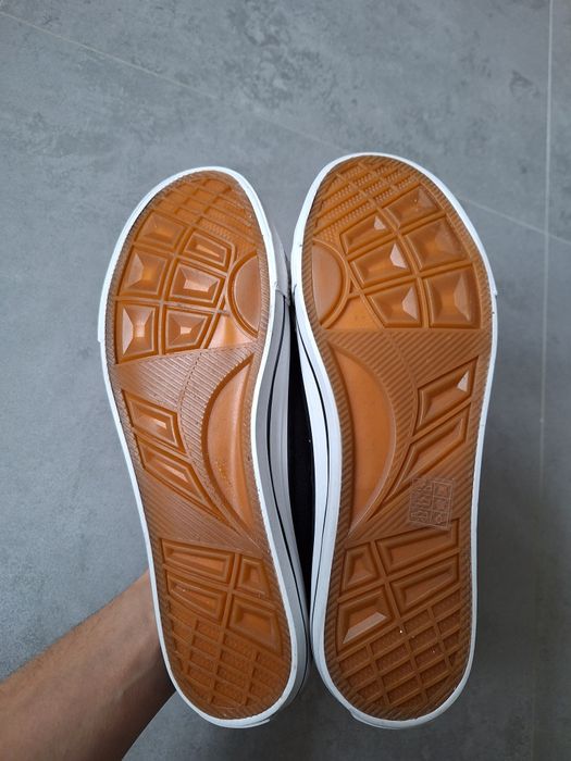 Nowe trampki - 44
