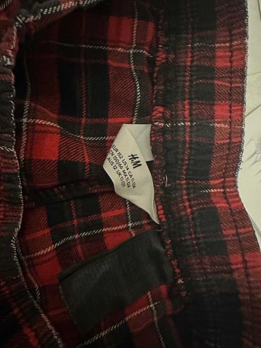 Новорічні пижамні штани ф.H&M дітям 11-12 років в відмінному стані