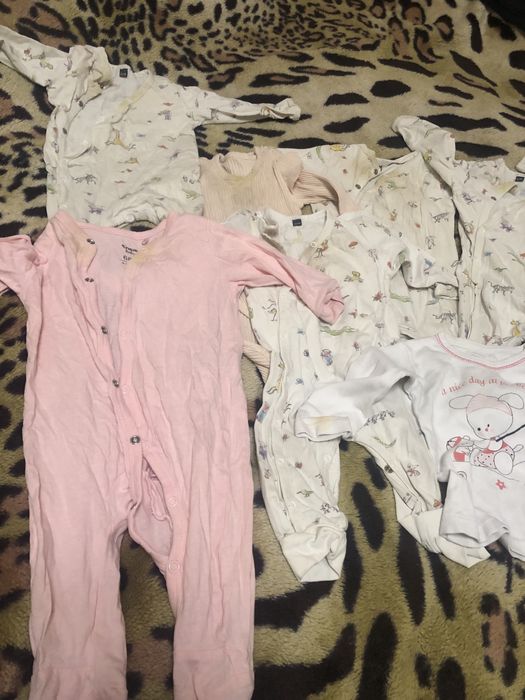 Ползунки, боди, человечки отдам