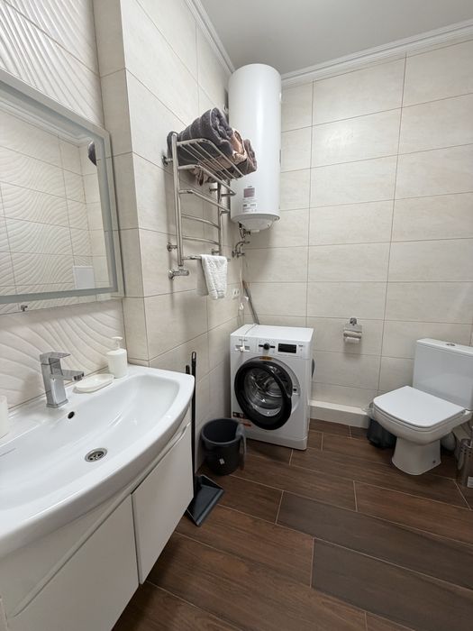 Простора 3-кімнатна квартира у Трускавці вул.Довбуша є відео