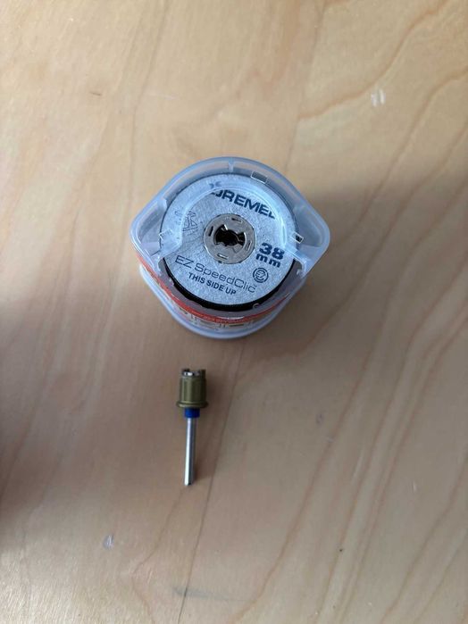 12 Discos de 38mm Dremel EZ SpeedClic SC456B +Mandril Dremel SpeedClic