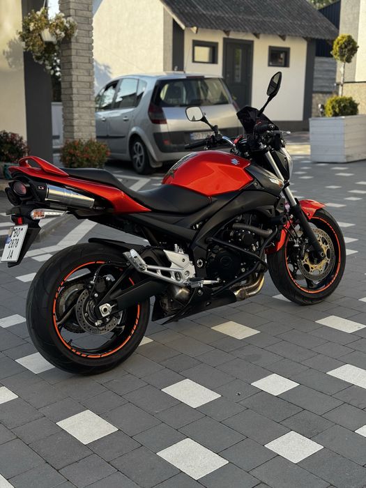 suzuki gsr 600!!!