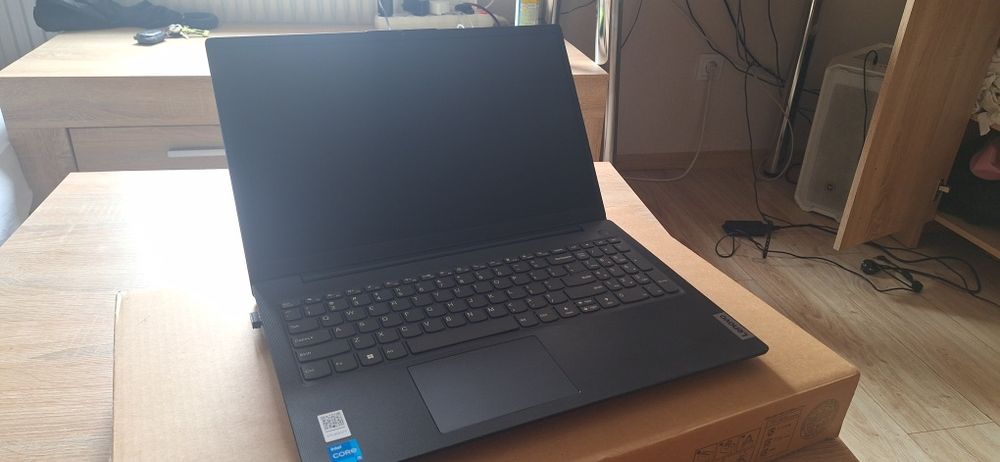 Laptop Lenovo V15 i5-13420H