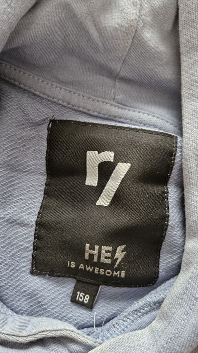 Niebieska bluza z kapturem kangurka oversize z białymi nadrukami 158cm