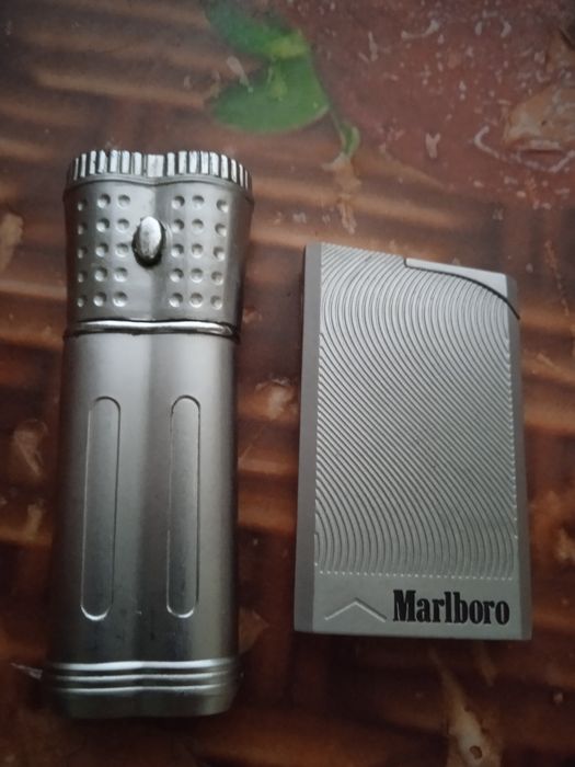 Продам запальничку.