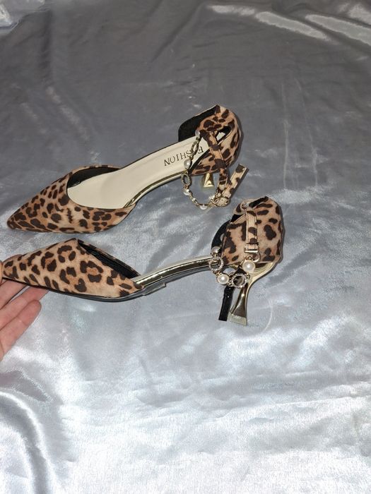 Нові леопардові Босоніжки 40 розмір