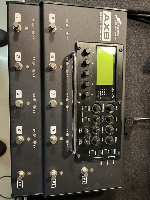 Vendo Fractal Ax8 mais pedalboard.