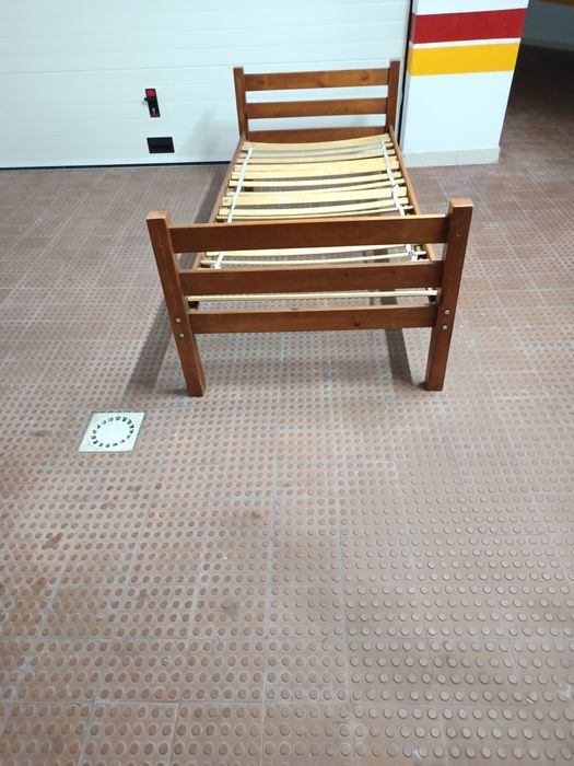 Cama de solteiro completa