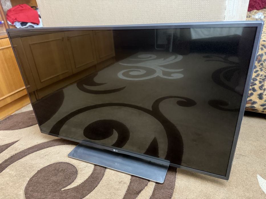 Телевізор LG 42LF652V