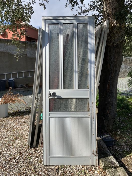 Portas de aluminiu