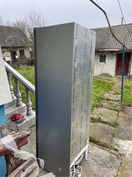 Холодильник BOSH привежений з Німеччини