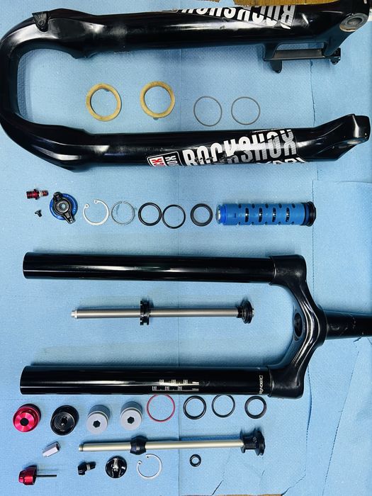 Ремонт вилок, амортів, підсиділів, тормозів fox rock shox