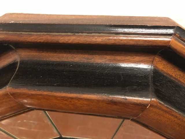 Espelho vintage com vidro biselado e moldura em madeira maciça