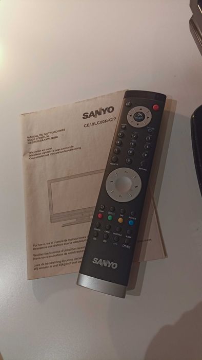 TV LCD Sanyo 19" (Modelo CE19LC80N-C/P) - Ideal p/ Cozinha ou Quarto
