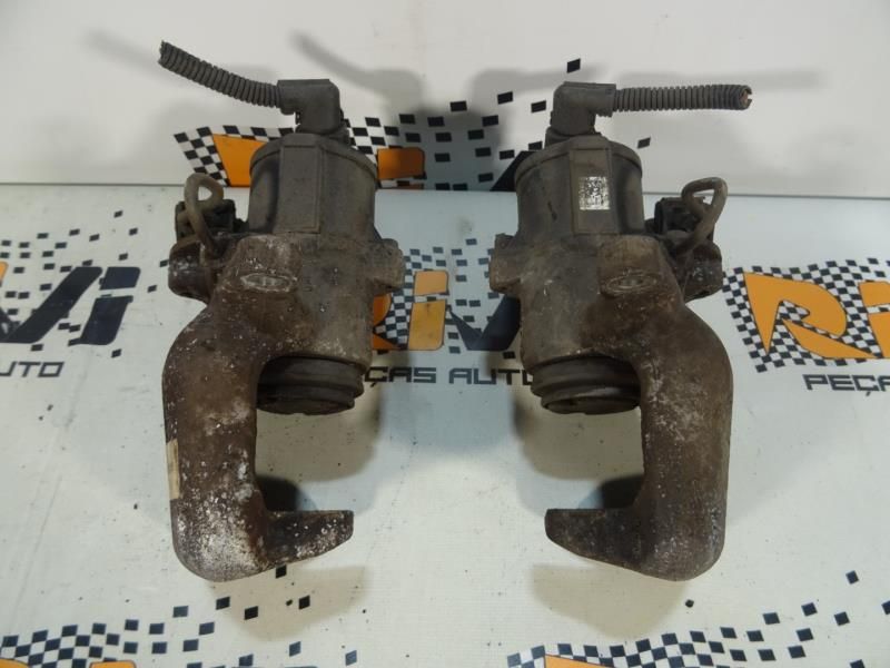 Pinça travão / maxila de travão frente direita VOLKSWAGEN Passat Varia