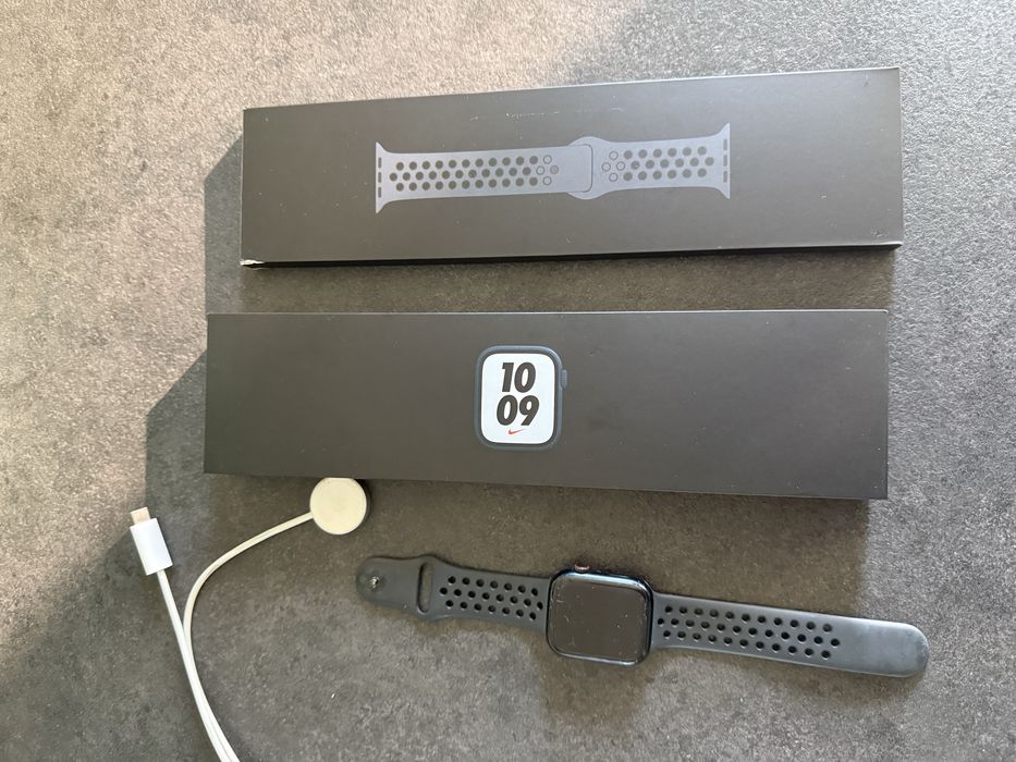 Sprzedam Apple Watch Series 7 Nike 45mm (GPS + Cellular)