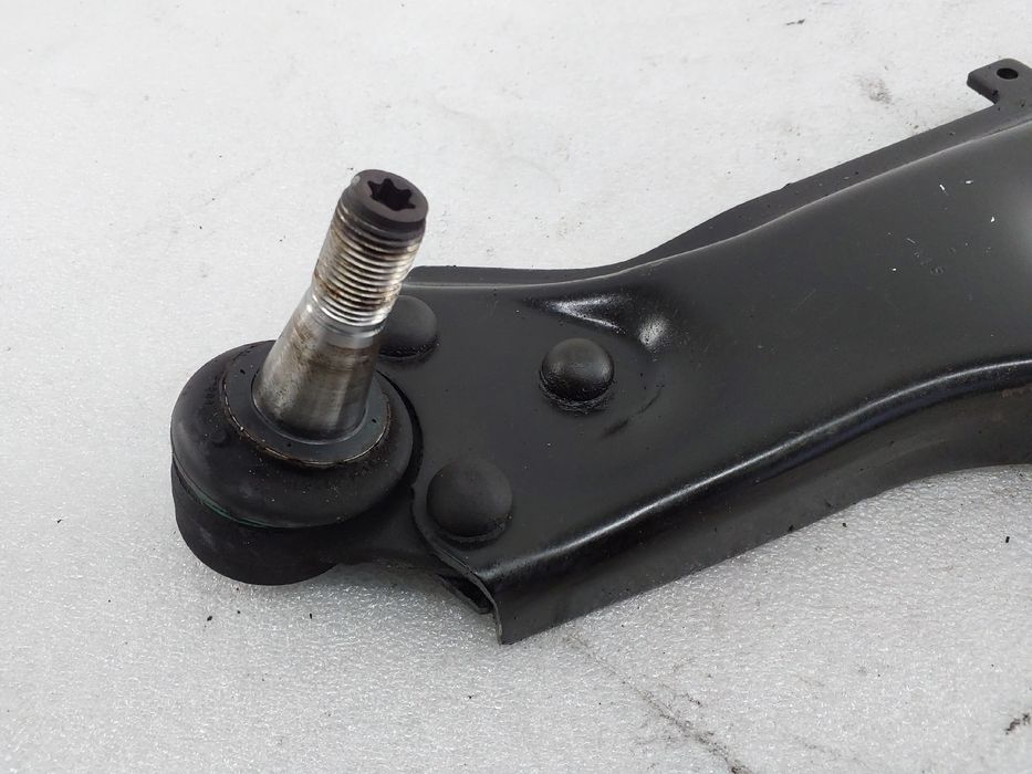 Braço de suspensão frente esquerdo MERCEDES-BENZ Vito (W447)