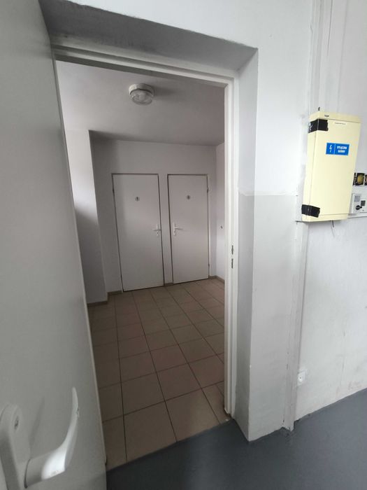 Wynajem-Lokal handlowo/magazynowo/ usługowy 141 m2
