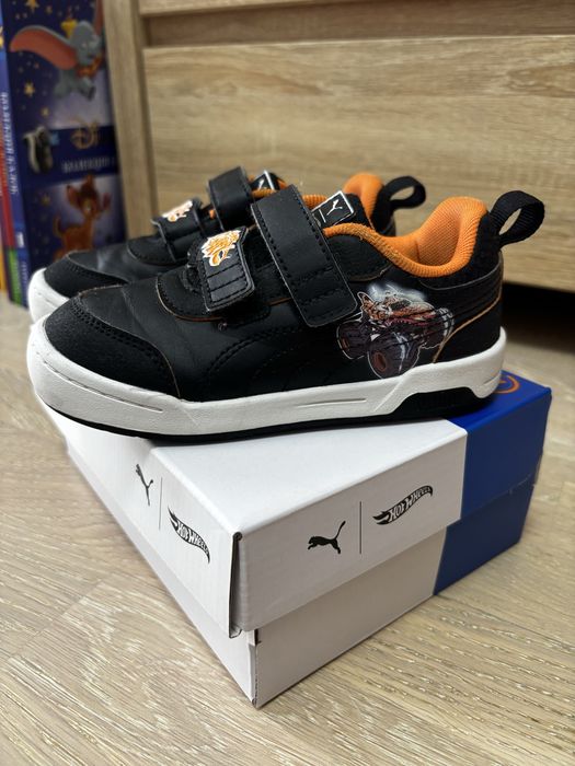 Дитячі кросівки Puma x Hot Wheels, розмір 26