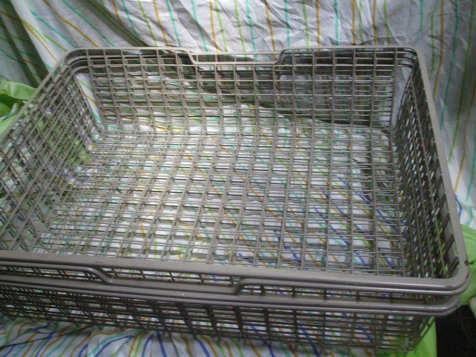 4 cestos metalicos bom estado geral 53x69 cm