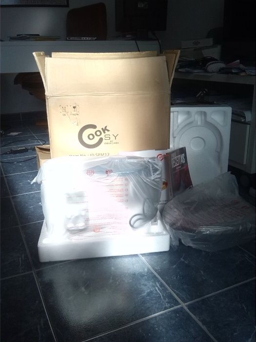 Troco Robot cozinha Cooksy, novo.