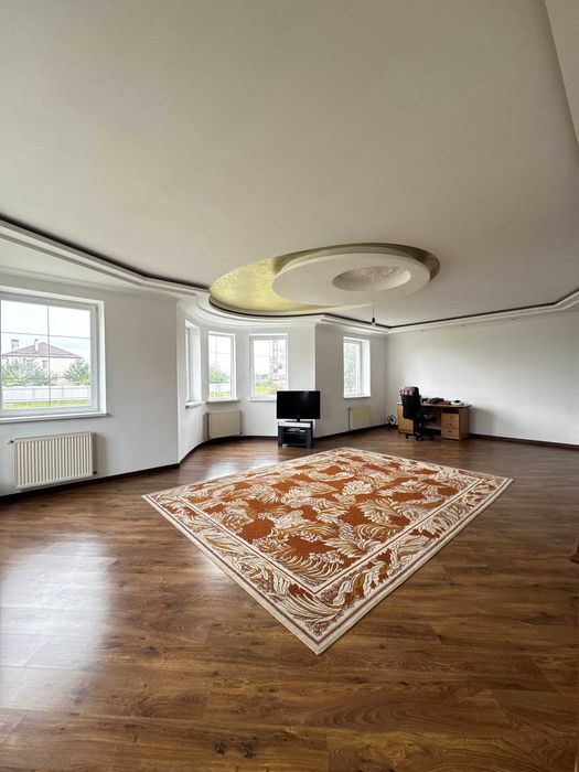 Продам новий будинок з ремонтом 245м2/10соток в Крихівцях.