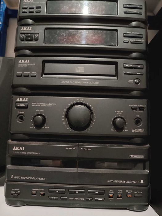 Aparelhagem AKAI  com comando