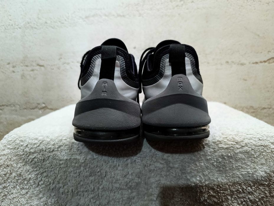 Damskie sneakersy NIKE AIR MAX AXIS r.38