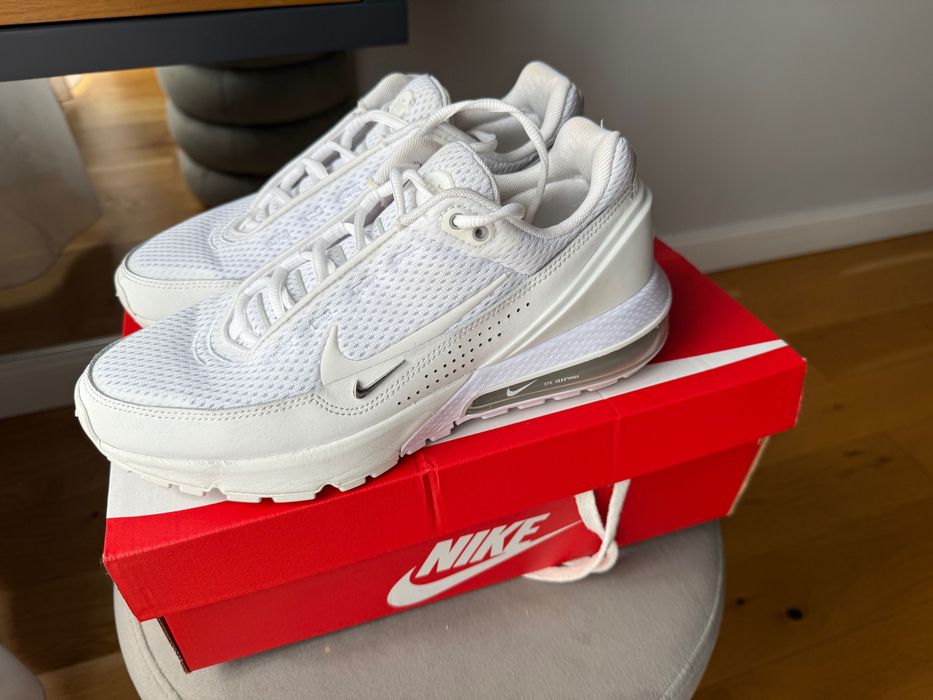 Białe Air max Nike