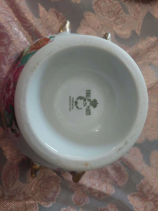 Vendo para desocupar. Terrina VIDAL ARTE 20 cm de altura por 21 cm de largura. 20€
