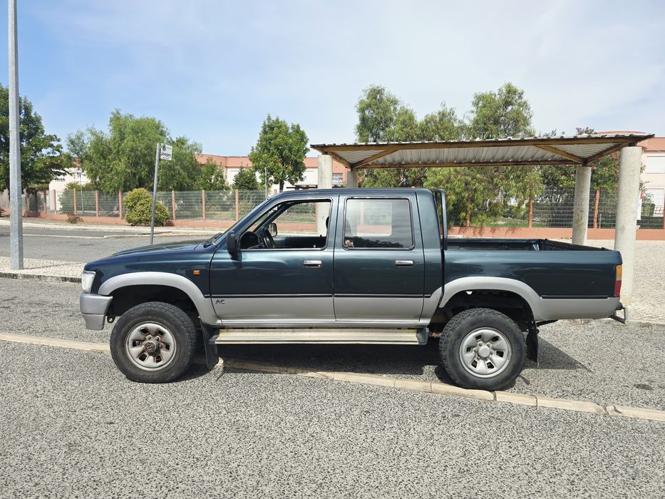 Toyota Hilux 4x4 c/d