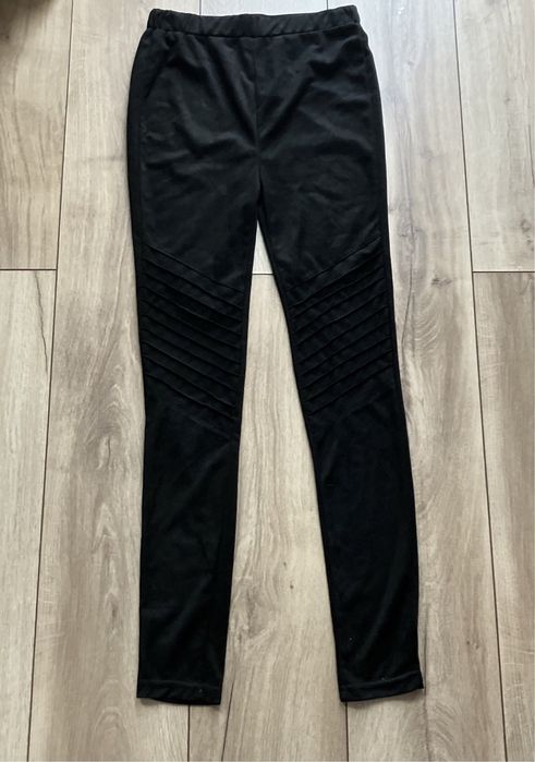 Stylowe, sportowe, czarne legginsy ze wzorami, S/36, poliester/elastan