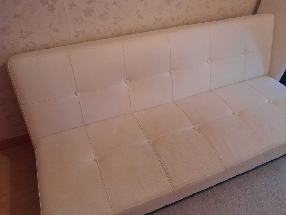 Sofá branco pérola