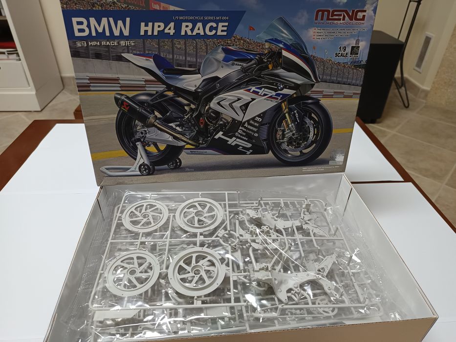 Meng BMW HP4 Race Kit