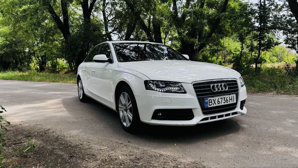 Продам свой автомобиль AUDI A4 B8