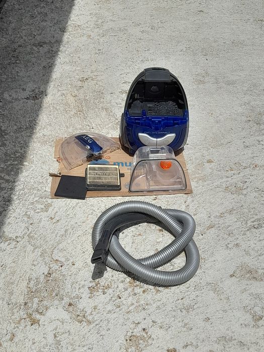 Aspirador AEG Cyclon Compact