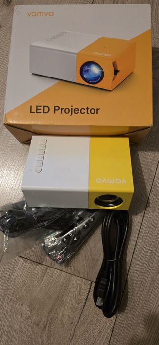 Mini projektor, wideo vamvo, przenośny,menu j.polski