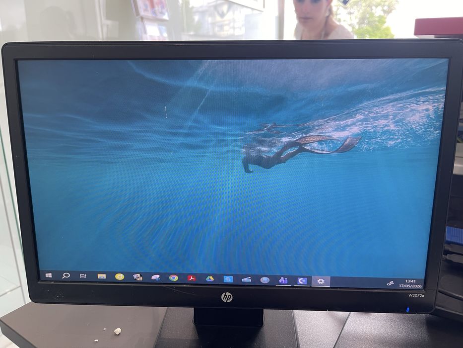 Monitor HP W2072a 20” LED Widescreen – Excelente para Escritório e Home Office