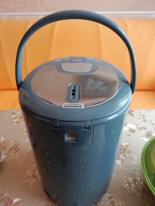 Продам термопот електричний.