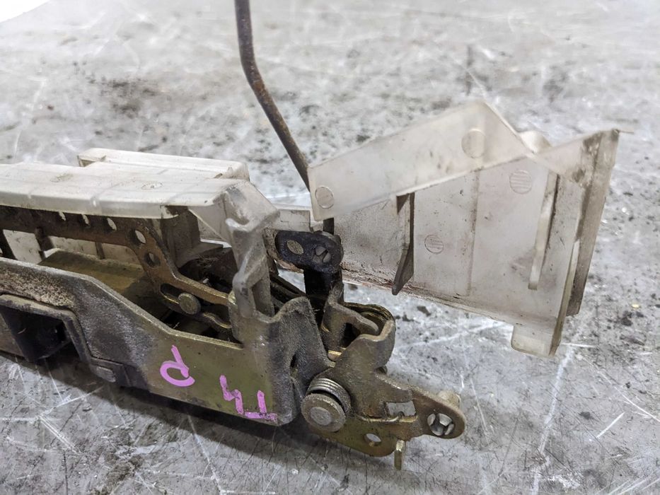 VW Transporter T4 Zamek Drzwi Prawych Przednich Prawy Przód PP