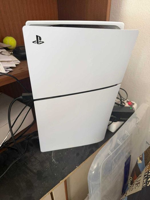 PlayStation 5, pouco usada

350 €