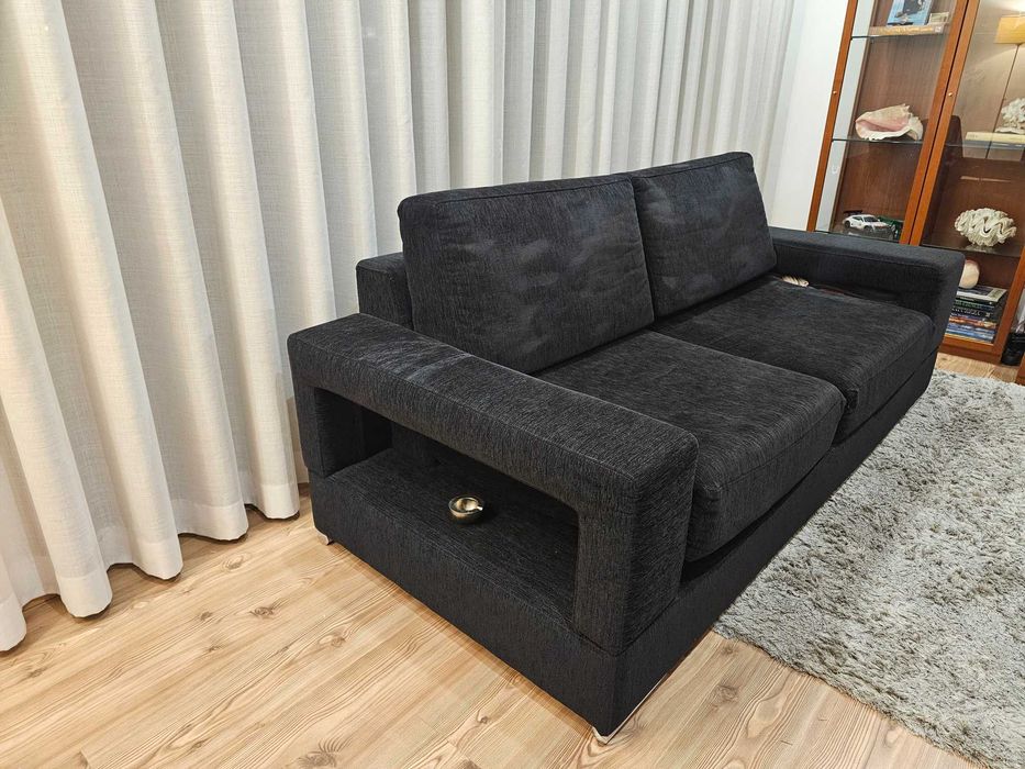 Sofa preto de excelente qualidade