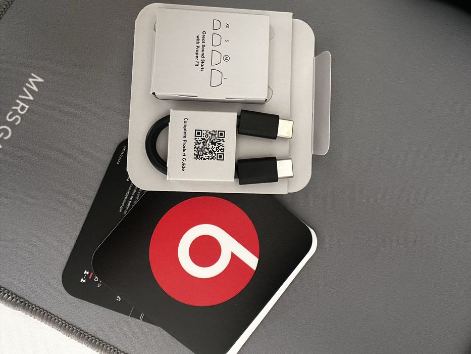 Apple beats studio buds +