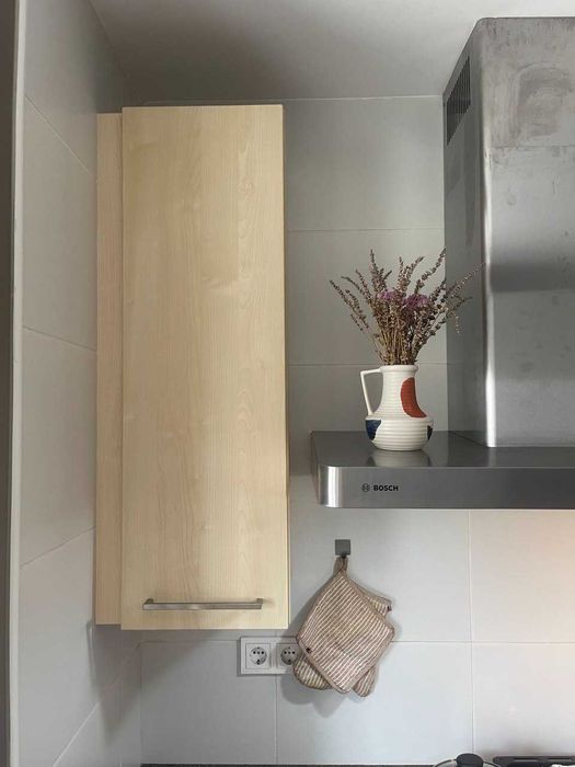 Armários superiores de cozinha em MDF, 3 unidades — 100€